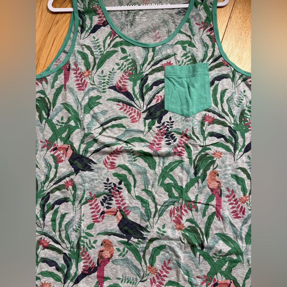 Men’s Tropical Summer Tank Top. Size XL. Excellent condition 🌴🦜🌺 - Picture 2 of 5
